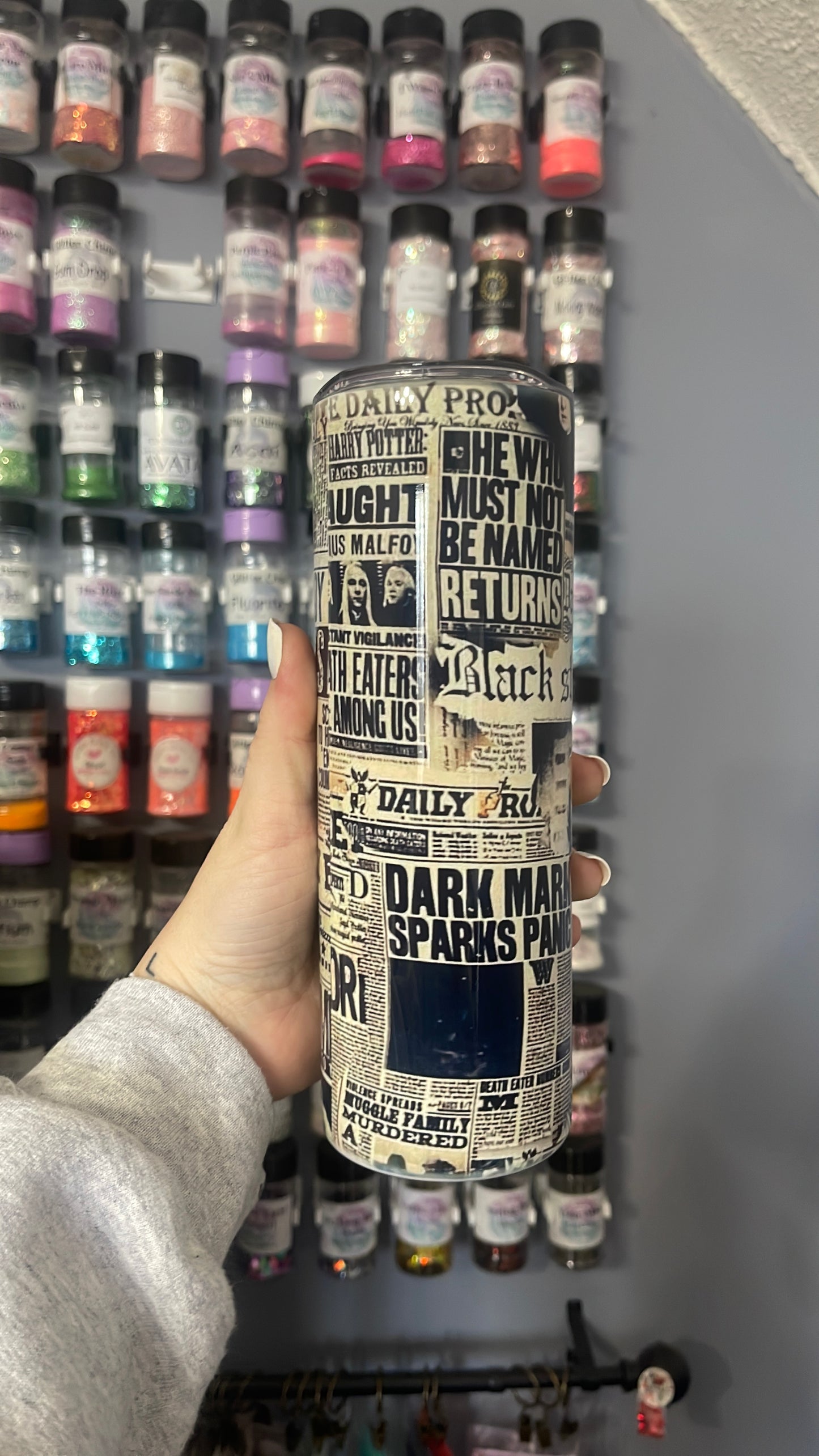 HP newspaper tumbler