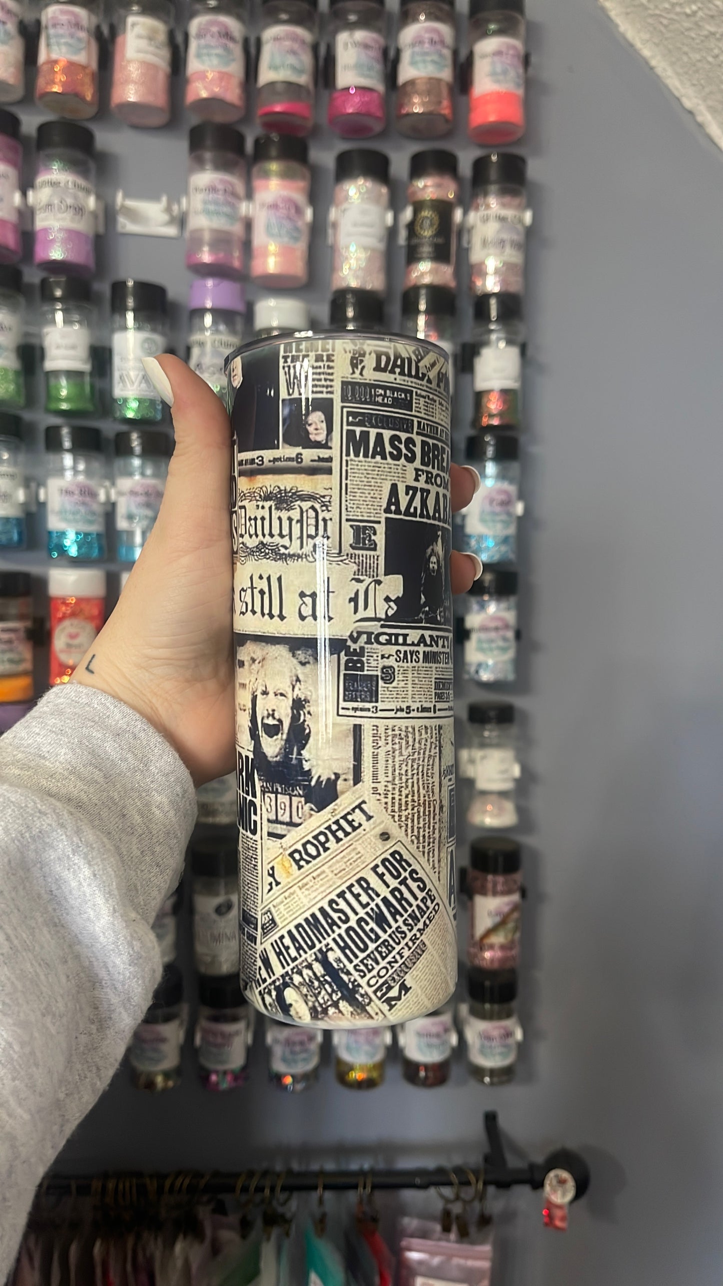 HP newspaper tumbler